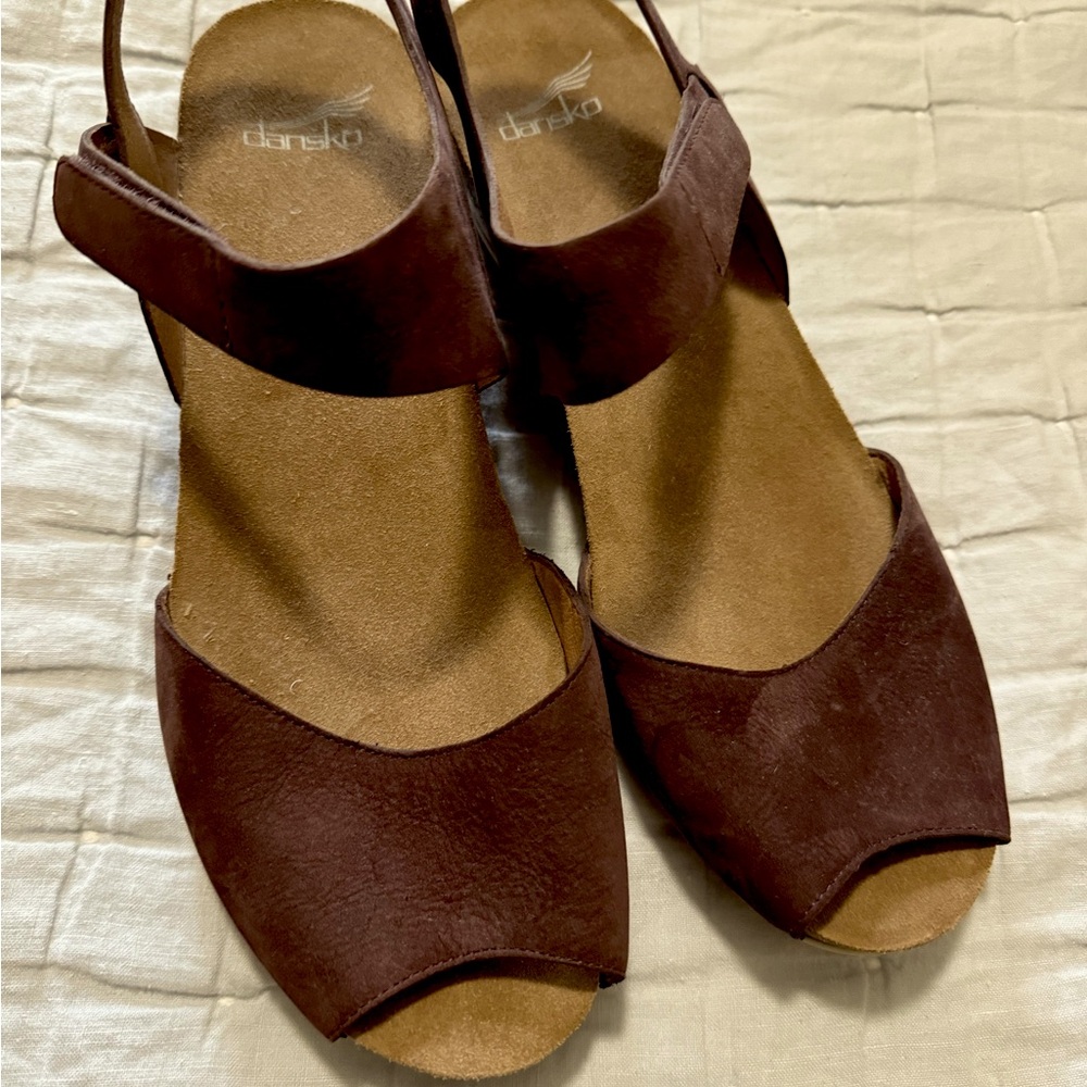 Dansko Vera Sandal in Plum Nubuck